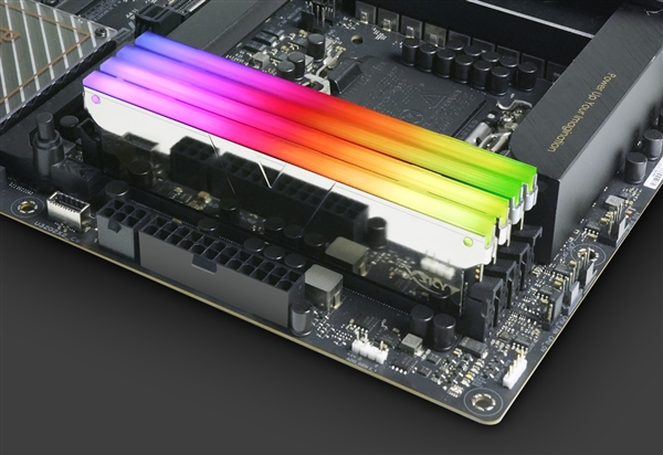 全何发布超低时序DDR5内存：频率5800MHz 时序CL26.